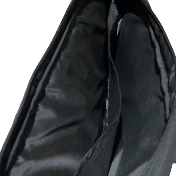 Targus Laptop Bag with Shoulder Strap Black - Picture 3 of 4